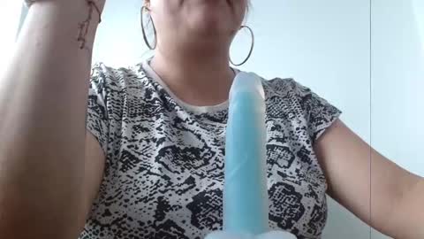 Snapshot of andrea_teacher chatting on October 3, 2025, 7:55 pm Andrea Model trainer Luxury ST online show from October 3, 2025, 7:55 pm