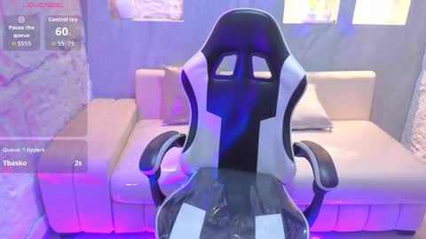 andrea_tx online show from March 21, 2026, 12:43 pm