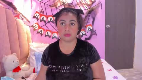 A n d r  e a S w e e t  online show from November 4, 2025, 8:19 pm