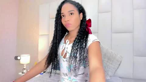 andreayano online show from November 30, 2025, 6:39 am