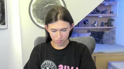 Snapshot of andrecastaneda chatting on February 10, 2026, 7:18 pm Andre Castaneda online show from February 10, 2026, 7:18 pm