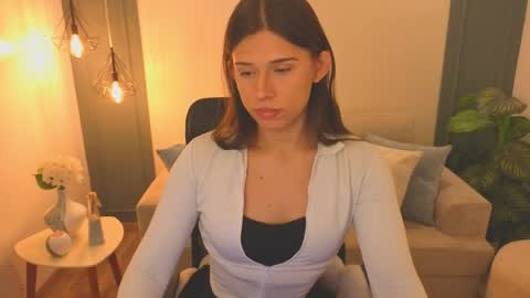 Snapshot of andrecastaneda chatting on April 10, 2026, 6:56 pm Andre Castaneda online show from April 10, 2026, 6:56 pm