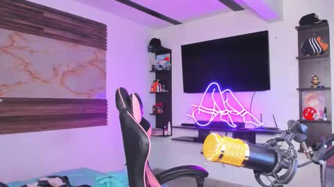 Snapshot of andrees_s chatting on October 13, 2025, 11:27 pm andrees_s online show from October 13, 2025, 11:27 pm