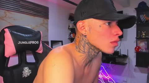 Snapshot of andrees_s chatting on November 15, 2025, 2:20 am andrees_s online show from November 15, 2025, 2:20 am