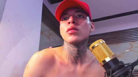 Snapshot of andrees_s chatting on November 25, 2025, 7:25 pm andrees_s online show from November 25, 2025, 7:25 pm