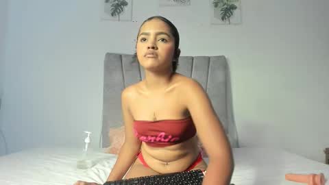 Snapshot of andreina_evans chatting on April 7, 2026, 2:45 am andreina_evans online show from April 7, 2026, 2:45 am