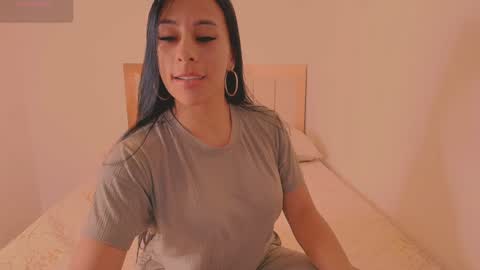 andreita__bustamante online show from December 14, 2024, 2:56 am