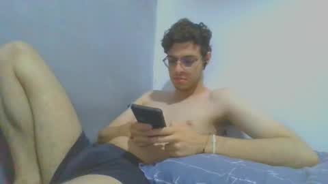 Snapshot of andres129494 chatting on November 17, 2025, 2:17 am andres129494 online show from November 17, 2025, 2:17 am