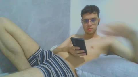 Snapshot of andres129494 chatting on November 28, 2025, 2:36 am andres129494 online show from November 28, 2025, 2:36 am