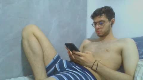 Snapshot of andres129494 chatting on December 22, 2025, 2:08 am andres129494 online show from December 22, 2025, 2:08 am