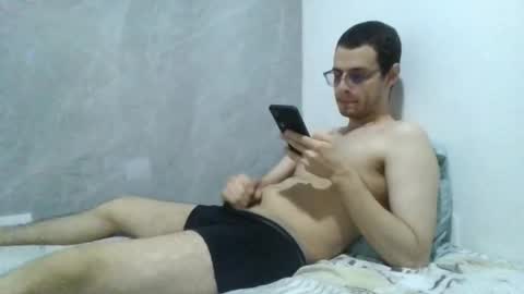 Snapshot of andres129494 chatting on March 28, 2026, 2:00 am andres129494 online show from March 28, 2026, 2:00 am