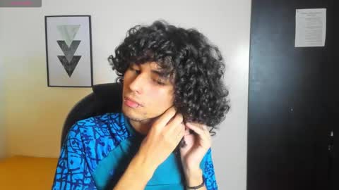 andres_ocasio online show from October 4, 2025, 3:15 am