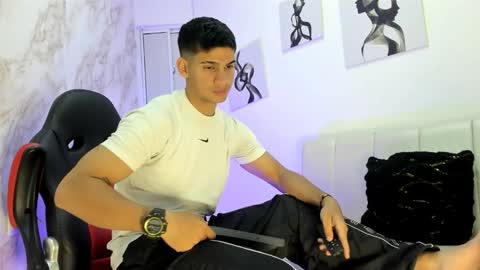 andres_stud online show from November 10, 2025, 4:22 am