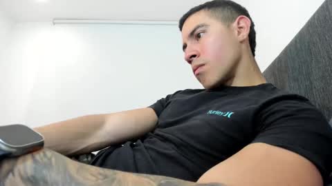 Snapshot of andresjuan92 chatting on February 6, 2026, 4:17 am onlyfanscallmegotter online show from February 6, 2026, 4:17 am