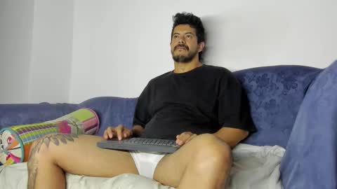 Snapshot of andressmith__ chatting on February 1, 2026, 7:51 am Andres online show from February 1, 2026, 7:51 am