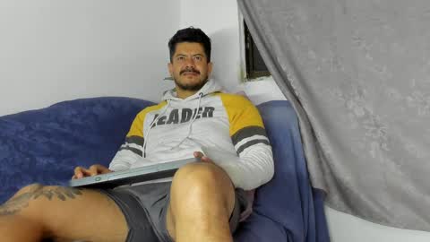 Snapshot of andressmith__ chatting on March 31, 2026, 8:37 am Andres online show from March 31, 2026, 8:37 am