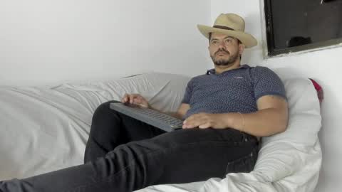 Snapshot of andressmith__ chatting on April 16, 2026, 8:26 am Andres online show from April 16, 2026, 8:26 am