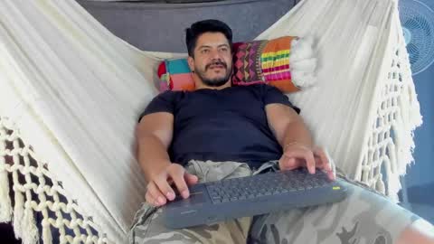 Snapshot of andressmith__ chatting on May 14, 2026, 3:02 am Andres online show from May 14, 2026, 3:02 am