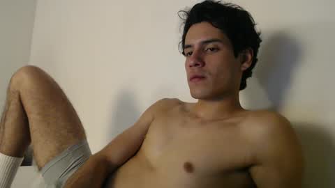 Snapshot of andrestorres0 chatting on January 9, 2025, 1:29 am Andres Torres online show from January 9, 2025, 1:29 am