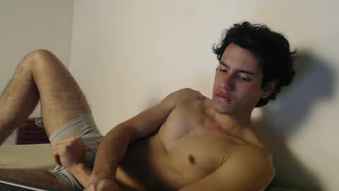 Snapshot of andrestorres0 chatting on February 13, 2025, 1:40 am Andres Torres online show from February 13, 2025, 1:40 am