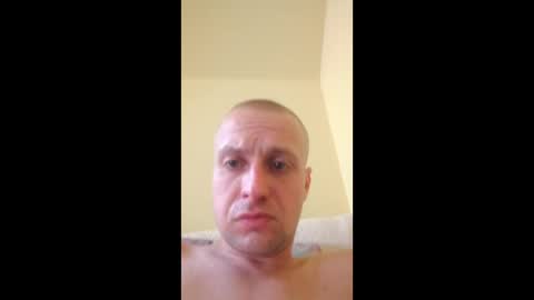andrew3356577 online show from May 10, 2026, 4:56 pm