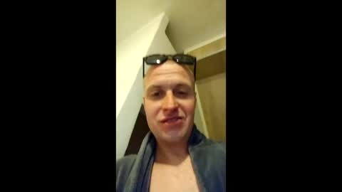 andrew3356577 online show from May 16, 2026, 4:31 am