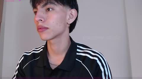 Snapshot of andrew_courtz chatting on November 24, 2025, 12:38 pm Andrew Courtz online show from November 24, 2025, 12:38 pm