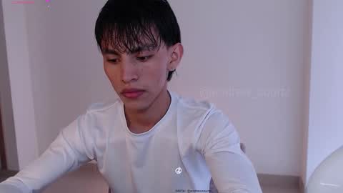 Snapshot of andrew_courtz chatting on December 2, 2025, 8:48 pm Andrew Courtz online show from December 2, 2025, 8:48 pm