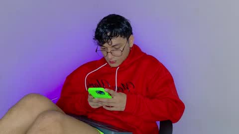 Snapshot of andrew_dann chatting on November 27, 2025, 4:03 am andres online show from November 27, 2025, 4:03 am