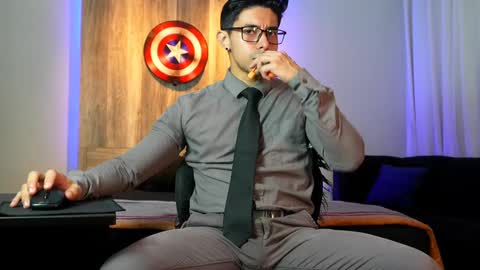 Snapshot of andrew_elliot chatting on December 5, 2024, 5:37 am Andrew online show from December 5, 2024, 5:37 am