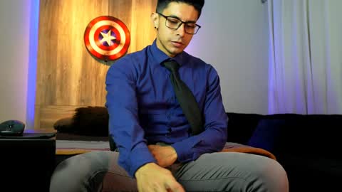 Snapshot of andrew_elliot chatting on December 17, 2024, 6:56 am Andrew online show from December 17, 2024, 6:56 am