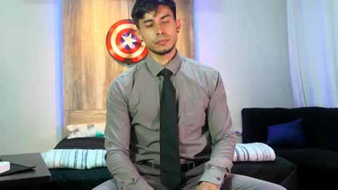 Snapshot of andrew_elliot chatting on February 8, 2025, 2:15 am Andrew online show from February 8, 2025, 2:15 am