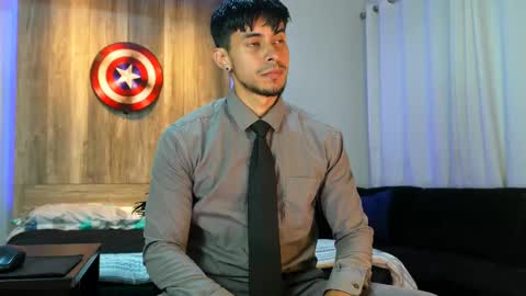 Snapshot of andrew_elliot chatting on February 12, 2025, 2:56 am Andrew online show from February 12, 2025, 2:56 am