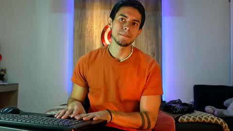 Snapshot of andrew_elliot chatting on September 15, 2025, 11:27 pm Andrew online show from September 15, 2025, 11:27 pm