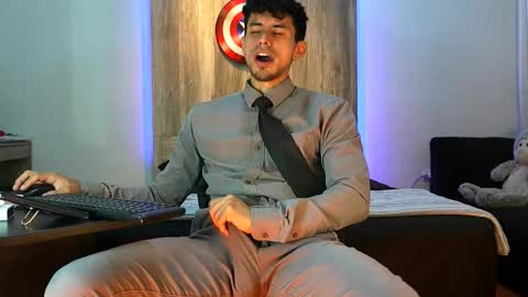 Snapshot of andrew_elliot chatting on October 21, 2025, 1:50 am Andrew online show from October 21, 2025, 1:50 am