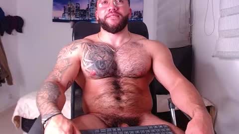 Snapshot of andrew_holden__ chatting on October 3, 2025, 1:02 am andrew_holden__ online show from October 3, 2025, 1:02 am