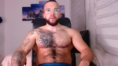 andrew_holden__ online show from December 3, 2025, 11:47 pm