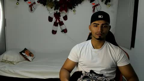 Snapshot of andrew_jonhes1 chatting on December 16, 2025, 11:48 am andrew_jonhes1 online show from December 16, 2025, 11:48 am