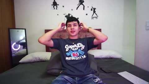 Snapshot of andrew_restrepo chatting on October 15, 2025, 7:58 pm andrew restrepo online show from October 15, 2025, 7:58 pm