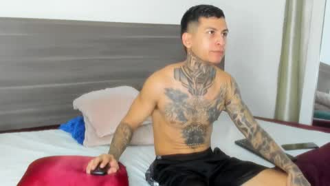 andrew_sanders69 online show from November 30, 2025, 3:32 am