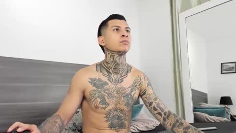 andrew_sanders69 online show from December 19, 2025, 3:35 am