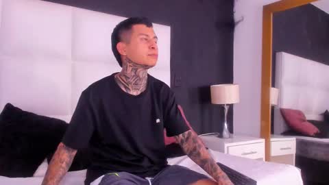 andrew_sanders69 online show from January 13, 2026, 7:30 pm