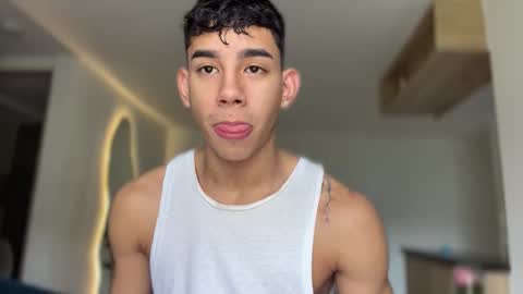 Snapshot of andrew_twink18 chatting on February 21, 2026, 2:51 pm Andrew M. online show from February 21, 2026, 2:51 pm