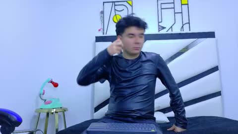 ANDREW online show from January 7, 2026, 7:38 pm