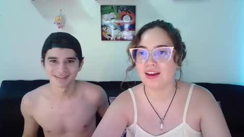 Snapshot of andrewanndcherry chatting on January 18, 2025, 1:19 am Andrew and Cherry online show from January 18, 2025, 1:19 am