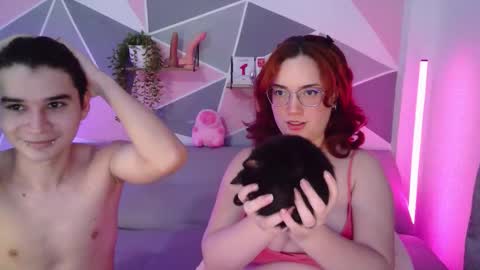 Snapshot of andrewanndcherry chatting on September 24, 2025, 12:03 am Andrew and Cherry online show from September 24, 2025, 12:03 am