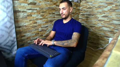Snapshot of andrewbanner chatting on December 2, 2024, 4:20 am MasterRomania online show from December 2, 2024, 4:20 am