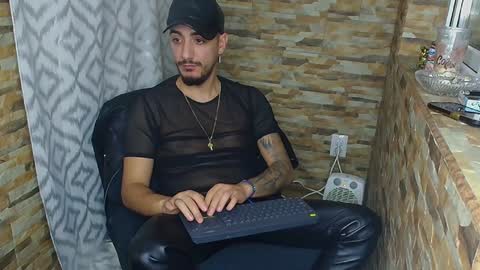 Snapshot of andrewbanner chatting on December 4, 2024, 10:57 am MasterRomania online show from December 4, 2024, 10:57 am