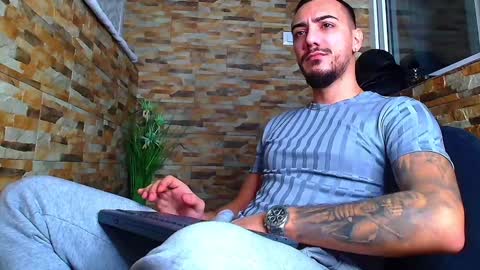 Snapshot of andrewbanner chatting on December 18, 2024, 4:31 am MasterRomania online show from December 18, 2024, 4:31 am