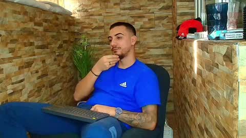 Snapshot of andrewbanner chatting on January 20, 2025, 10:51 am MasterRomania online show from January 20, 2025, 10:51 am